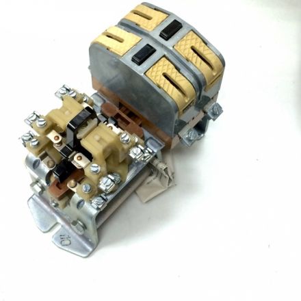 МК2-20А У3 2з Uкат.220В КОНТАКТОР 104200200.01