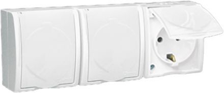 Simon15 Aqua Розетка тройная 2Р+Е Schuko с крышками полупр. IP54 16А 250В винтовой зажим S15A белый